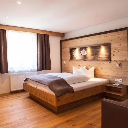 Posthotel Pfunds 3*